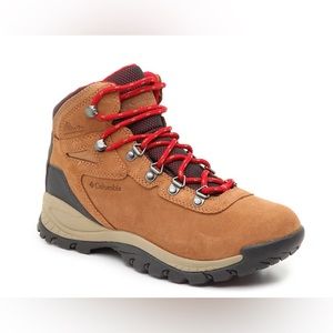 Columbia Women’s Newton Ridge Hiking Boots in Tan/Cognac